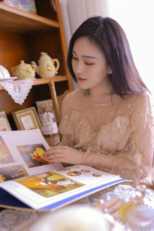 《漂亮的女邻居》三级